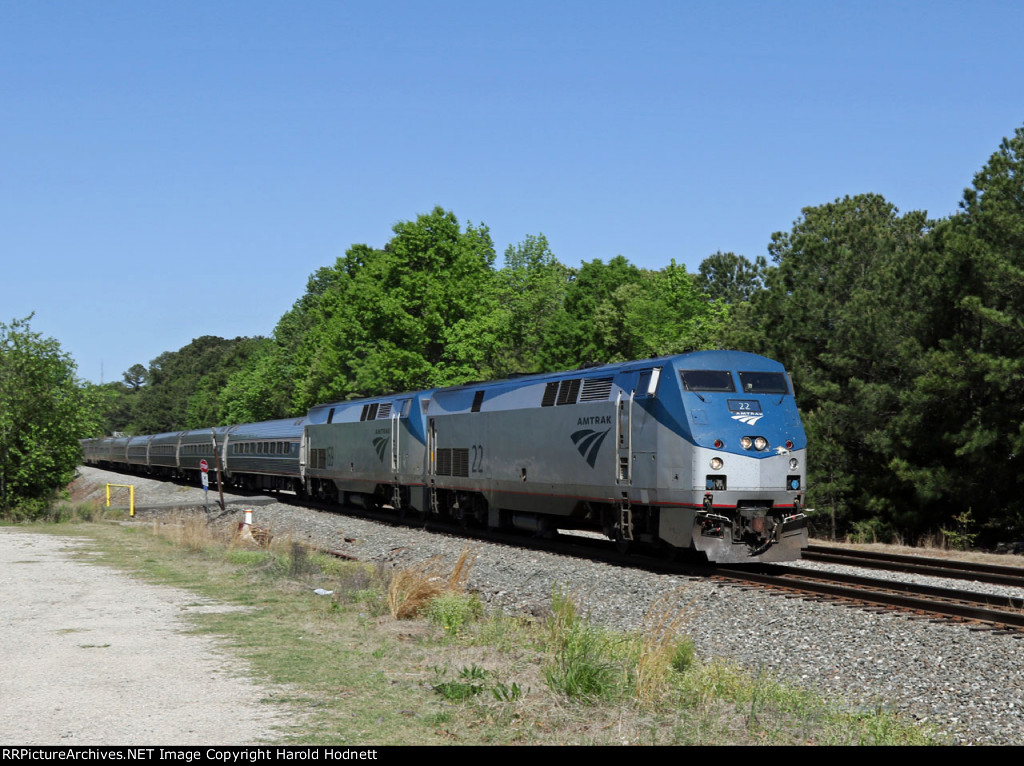 AMTK 22 & 159 lead train P092-26 northbound